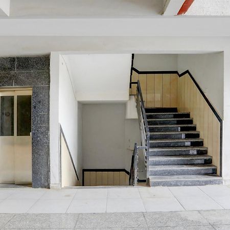 Super Townhouse Ambaji Formerly Hotel Kardhar Inn Extérieur photo