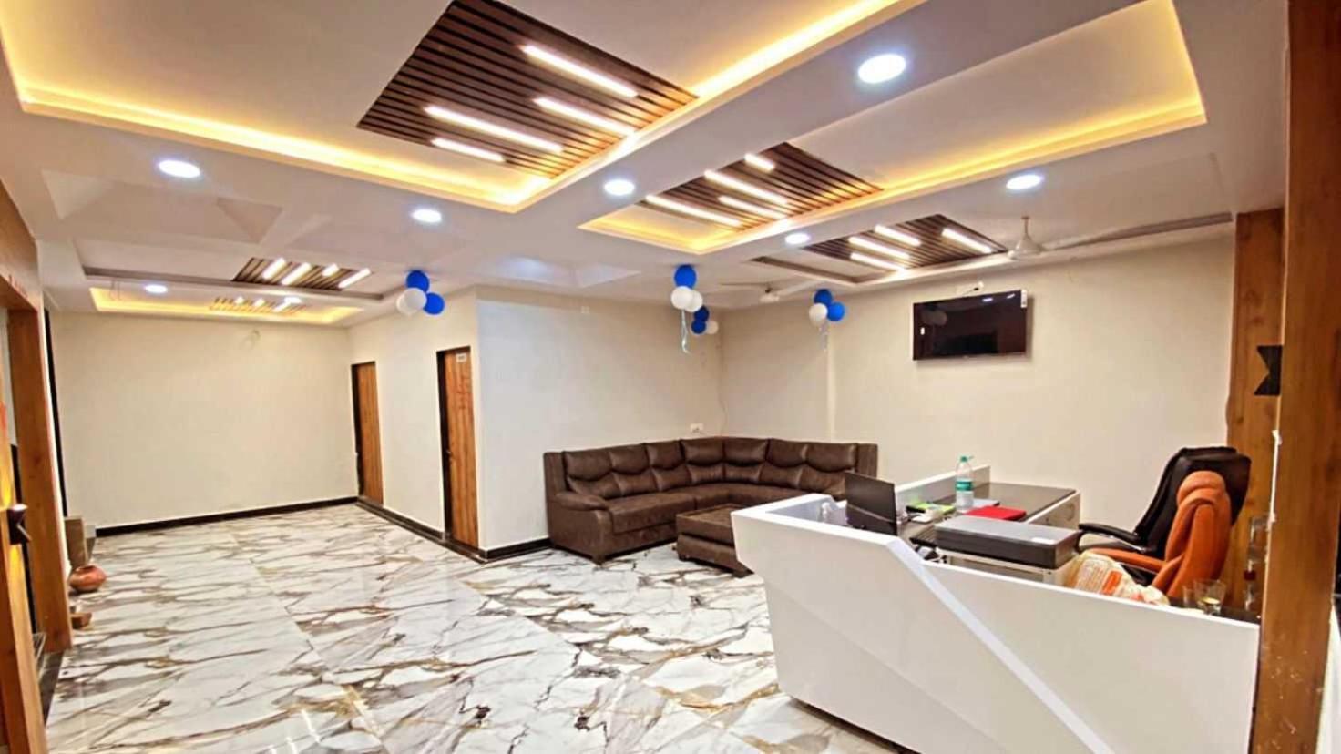 Super Townhouse Ambaji Formerly Hotel Kardhar Inn Extérieur photo