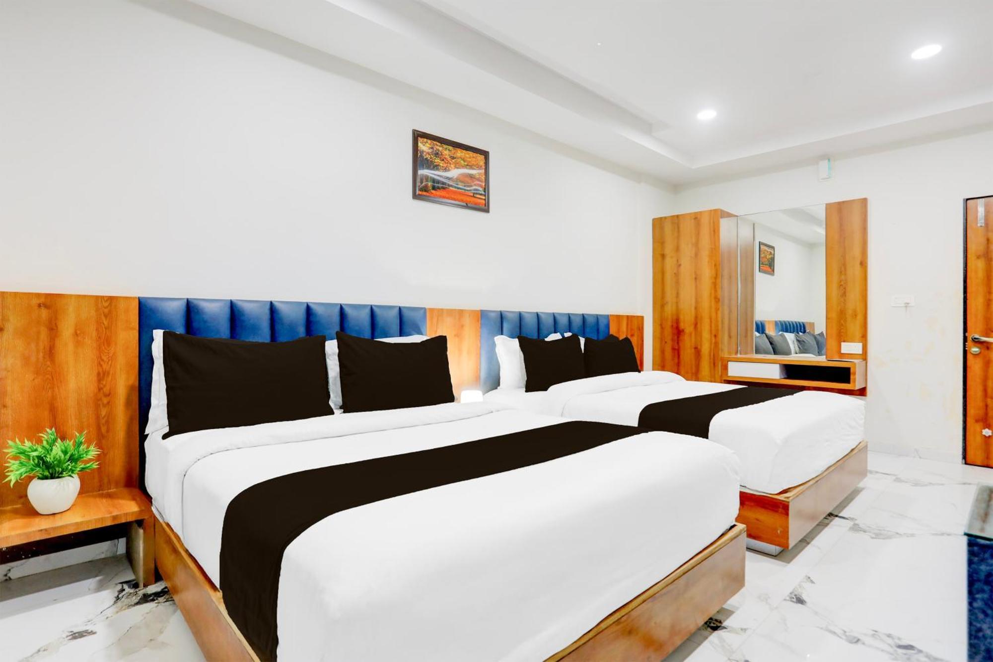 Super Townhouse Ambaji Formerly Hotel Kardhar Inn Extérieur photo