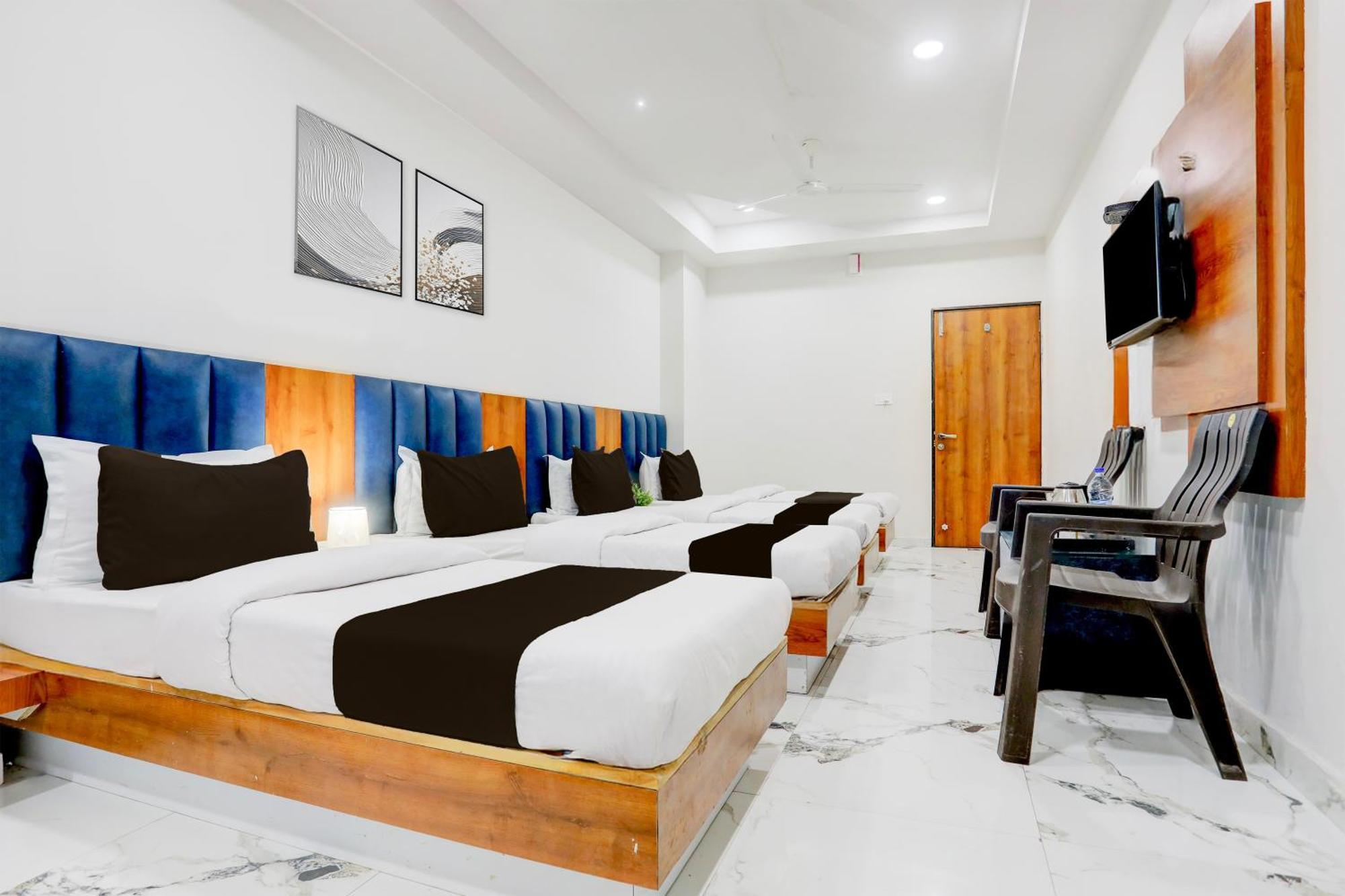 Super Townhouse Ambaji Formerly Hotel Kardhar Inn Extérieur photo