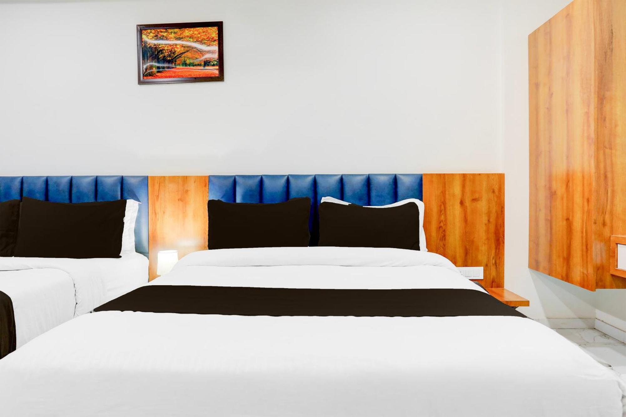 Super Townhouse Ambaji Formerly Hotel Kardhar Inn Extérieur photo