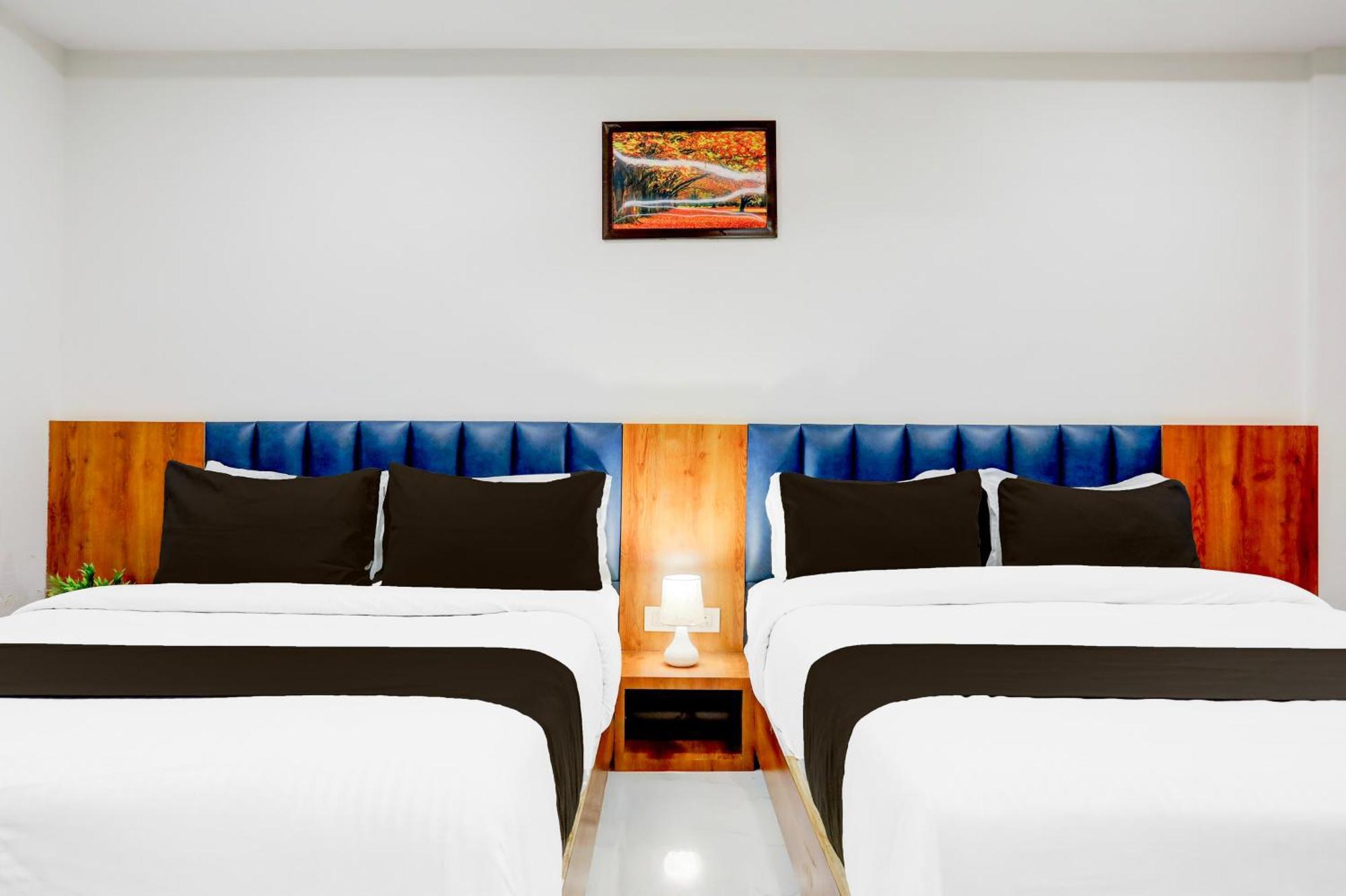 Super Townhouse Ambaji Formerly Hotel Kardhar Inn Extérieur photo