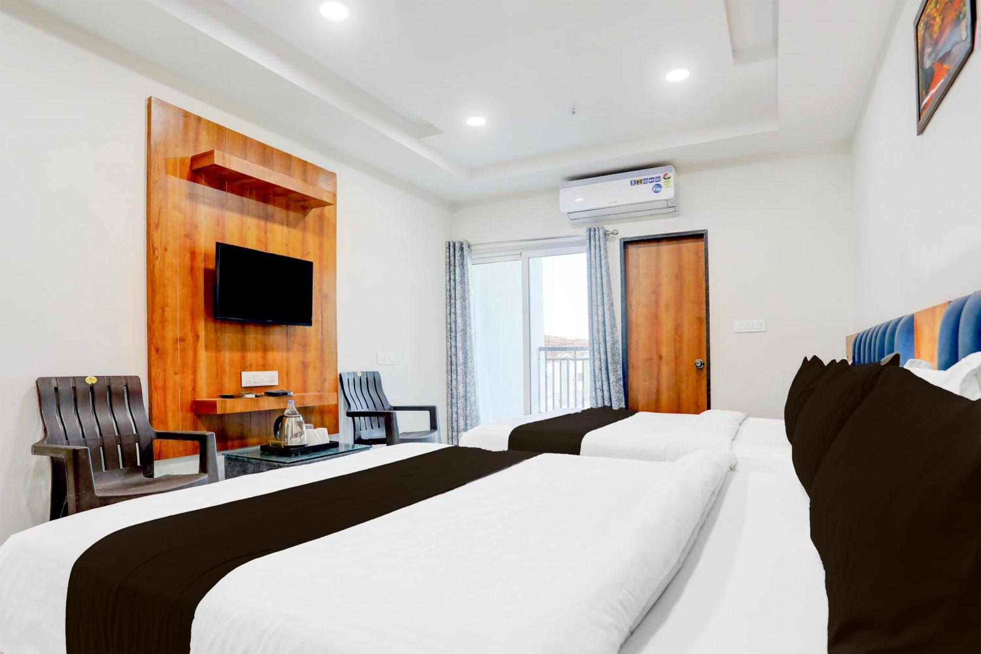 Super Townhouse Ambaji Formerly Hotel Kardhar Inn Extérieur photo