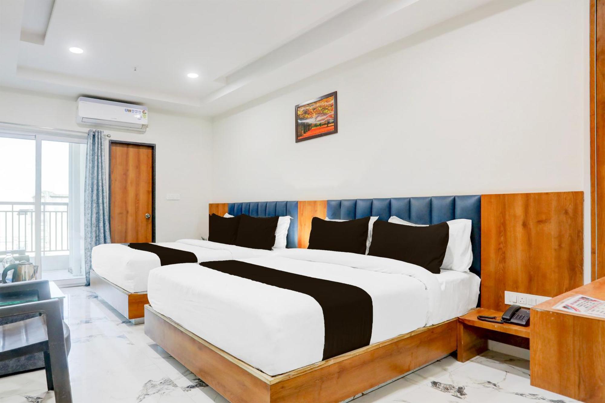 Super Townhouse Ambaji Formerly Hotel Kardhar Inn Extérieur photo